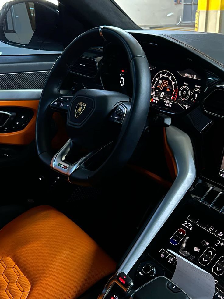 Lamborghini Urus Interior